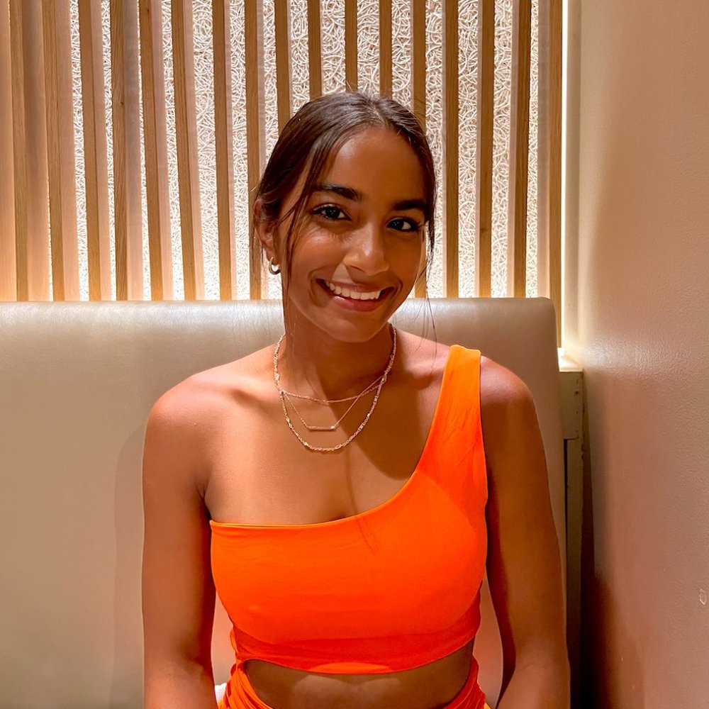 Meet your Posher, Avantika